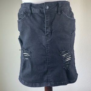 EUC Giddy Up Glamour black distressed denim mini skirt great stretch sz M